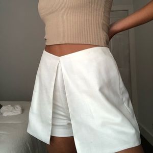 BCBG MAXAZRIA White Chintz Overlap Skort